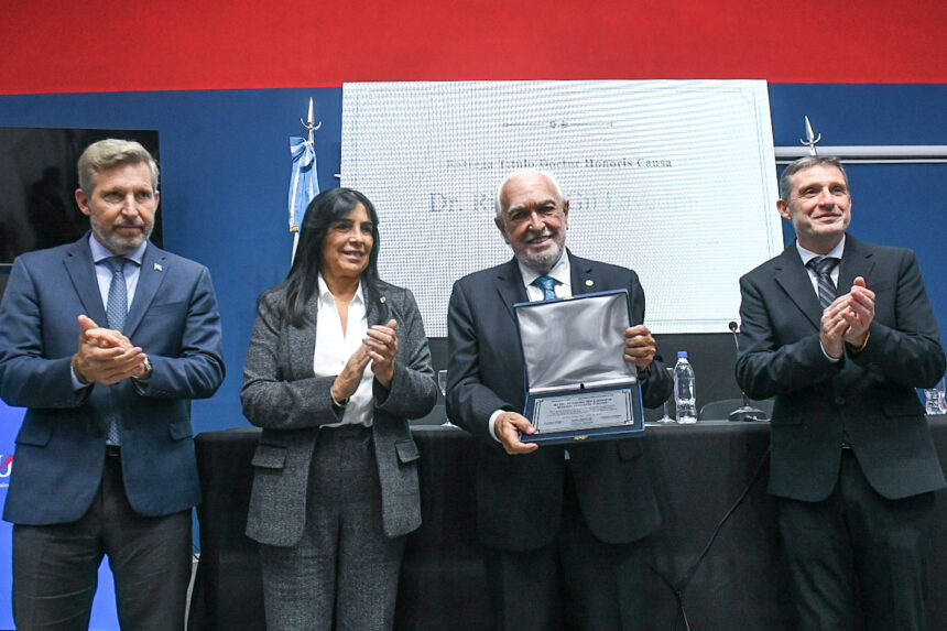 Frigerio y Aluani acompañaron el acto de entrega del título Doctor Honoris Causa a Ricardo Gil Lavedra