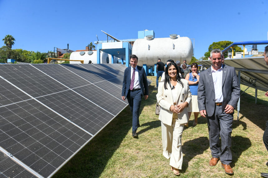 Aluani acompañó la inauguración del primer parque de energía solar fotovoltaica en Colón Aluani acompañó la inauguración del primer parque de energía solar fotovoltaica en Colón