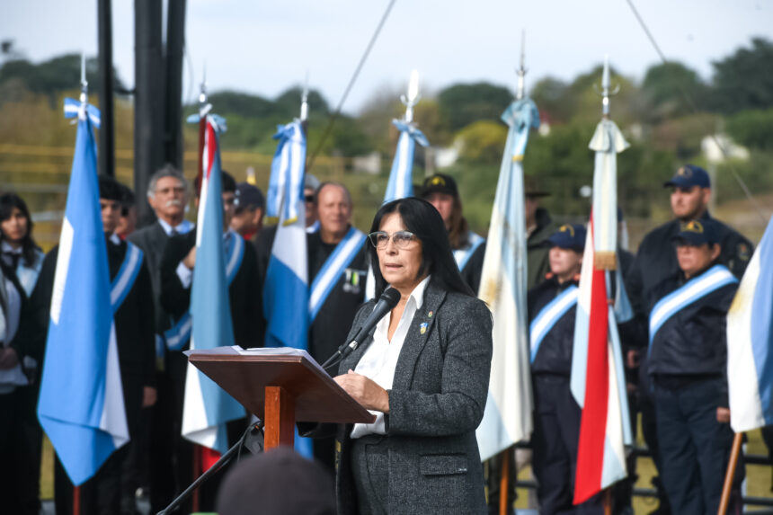 Diamante fue escenario del acto central por el 216º aniversario de la Revolución de Mayo